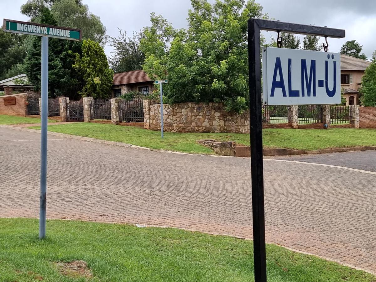 Villa Alm-Ue à Dullstroom Extérieur photo