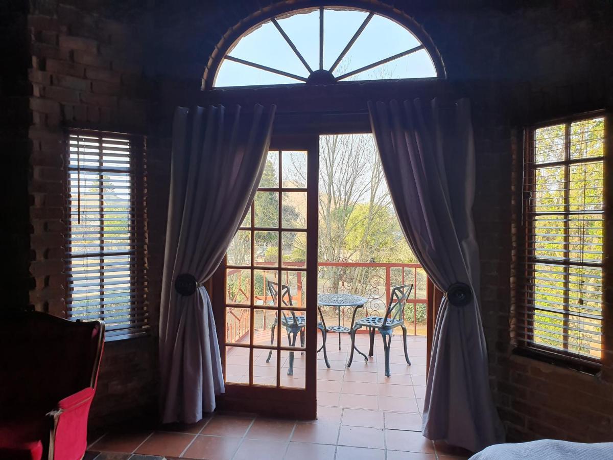 Villa Alm-Ue à Dullstroom Extérieur photo