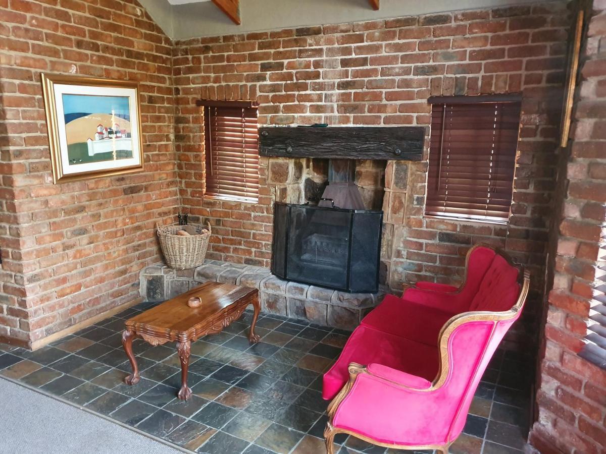 Villa Alm-Ue à Dullstroom Extérieur photo