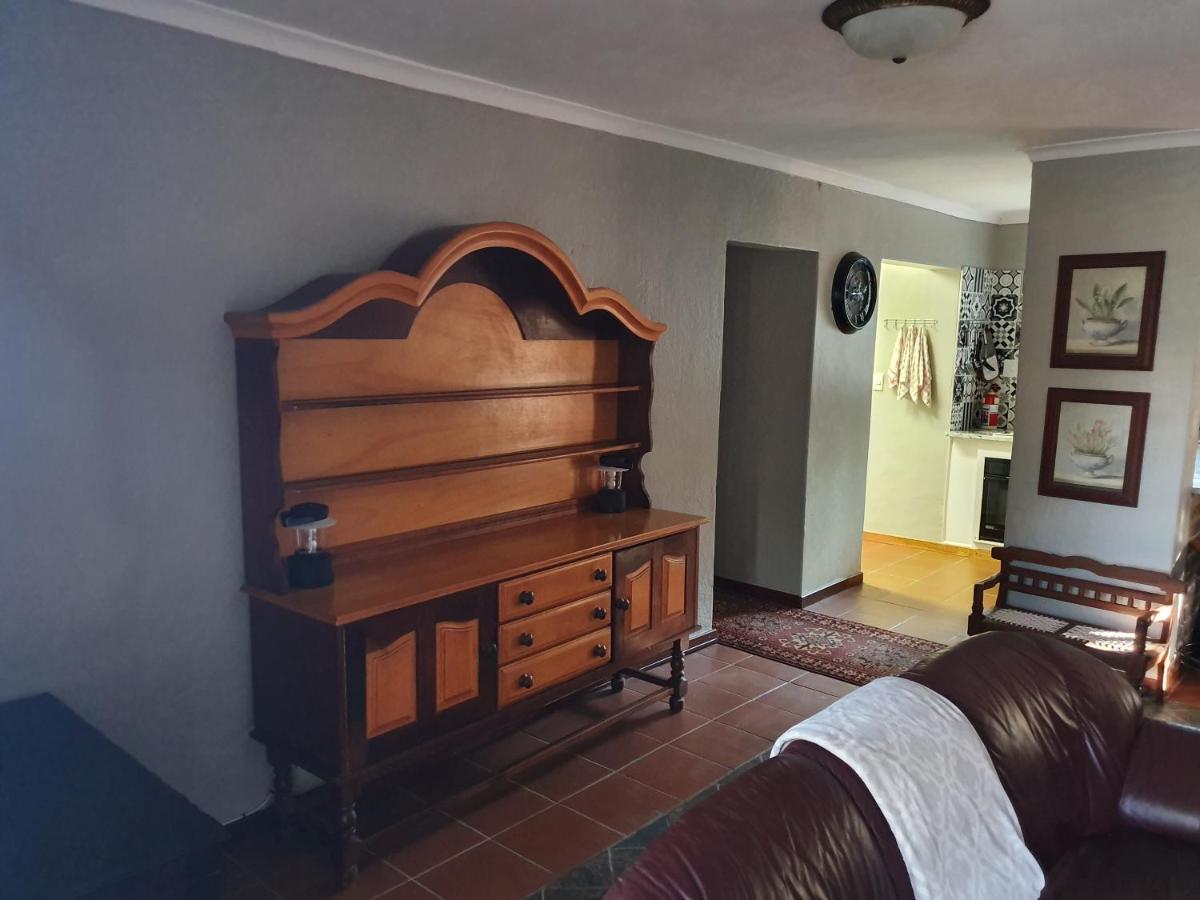 Villa Alm-Ue à Dullstroom Extérieur photo