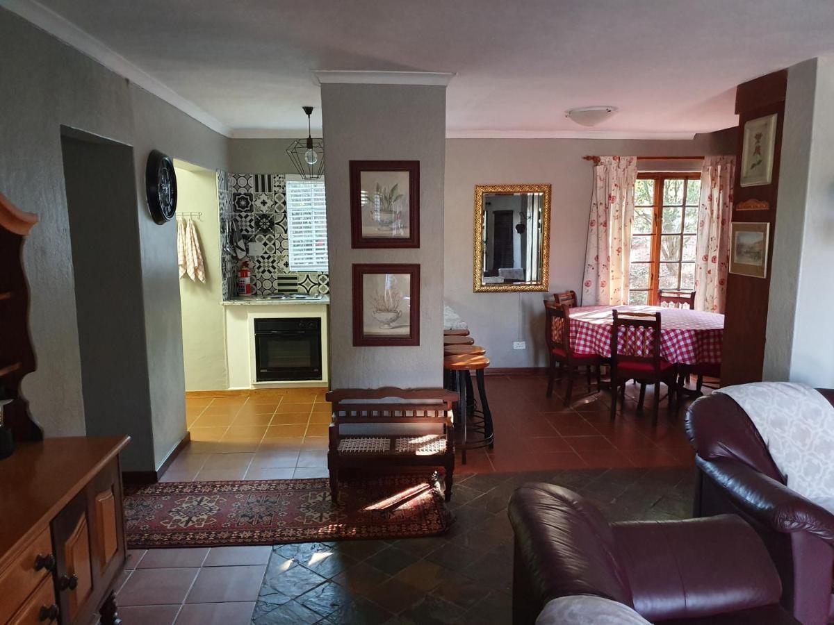 Villa Alm-Ue à Dullstroom Extérieur photo
