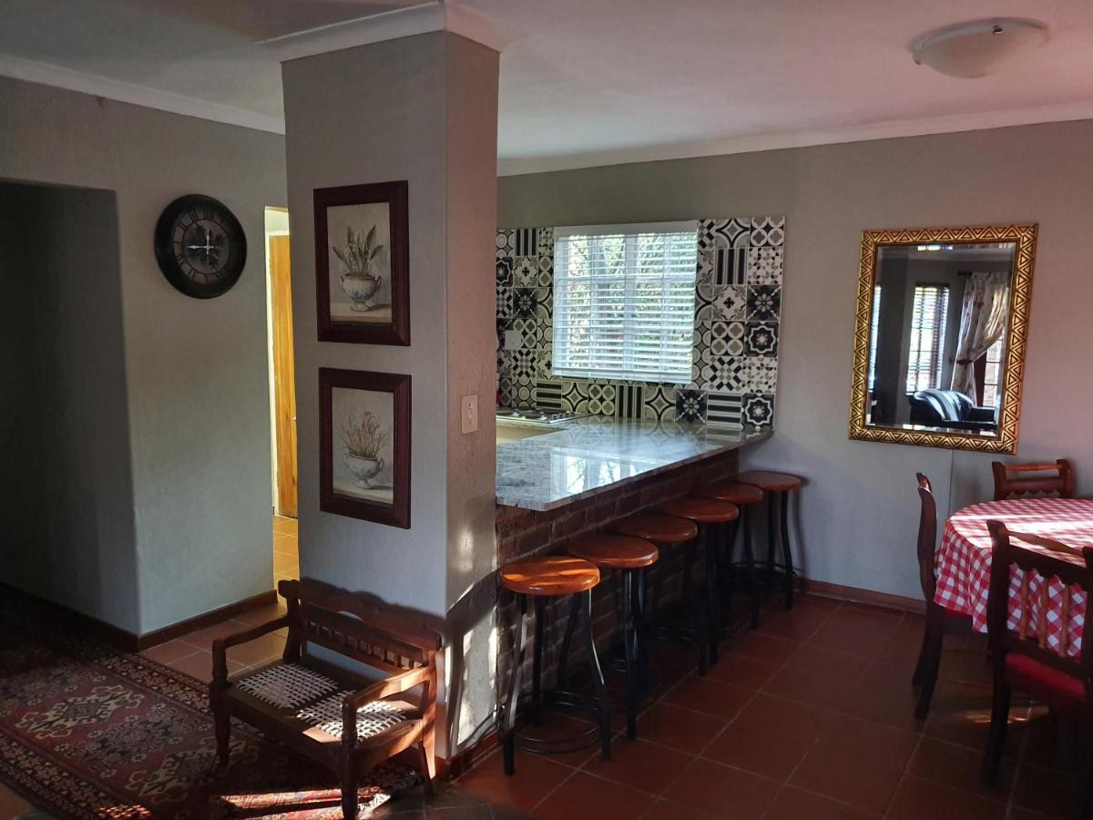 Villa Alm-Ue à Dullstroom Extérieur photo