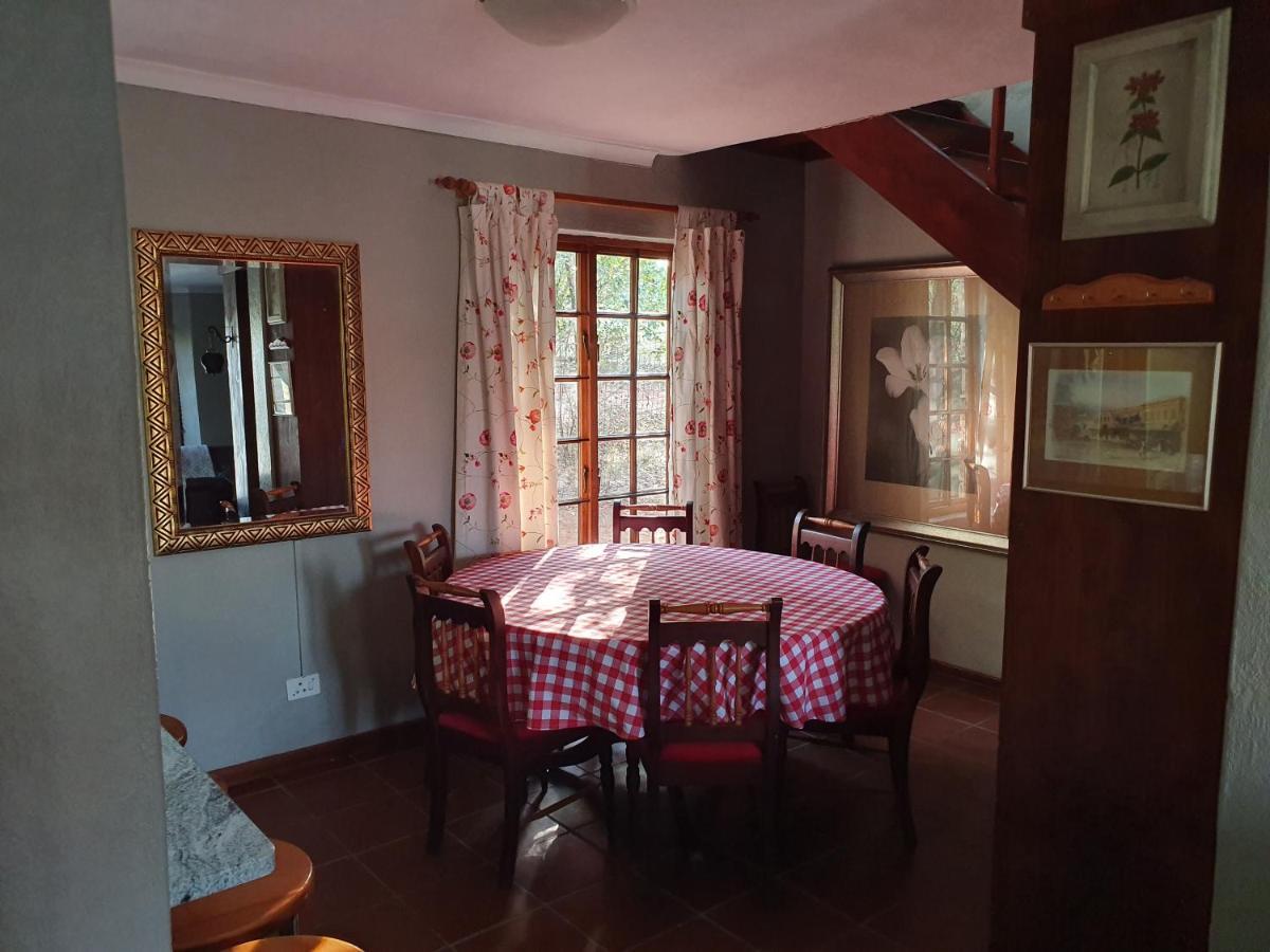 Villa Alm-Ue à Dullstroom Extérieur photo