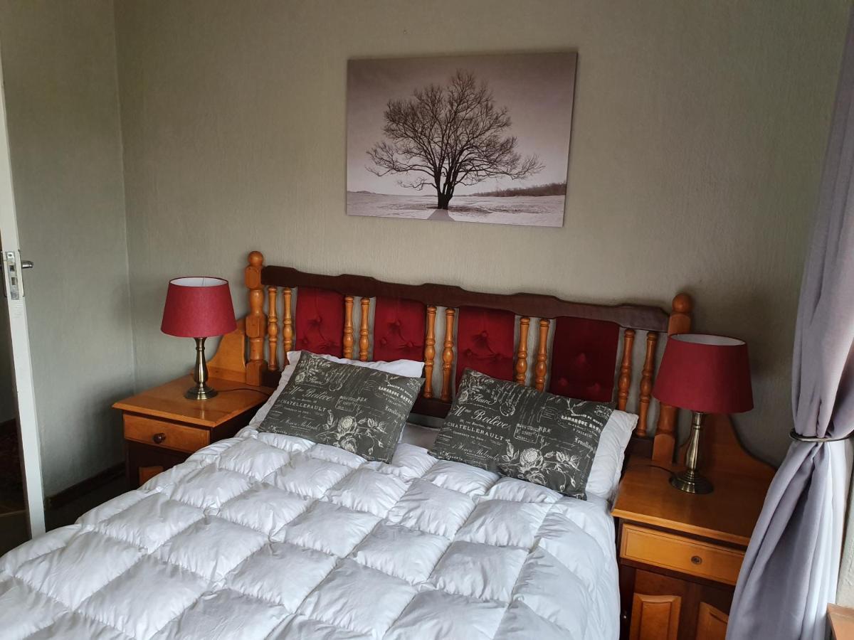 Villa Alm-Ue à Dullstroom Extérieur photo